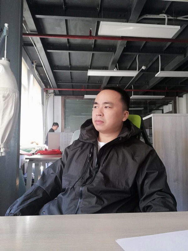 左眼皮跳跳的第一张照片--广州残疾人相亲网